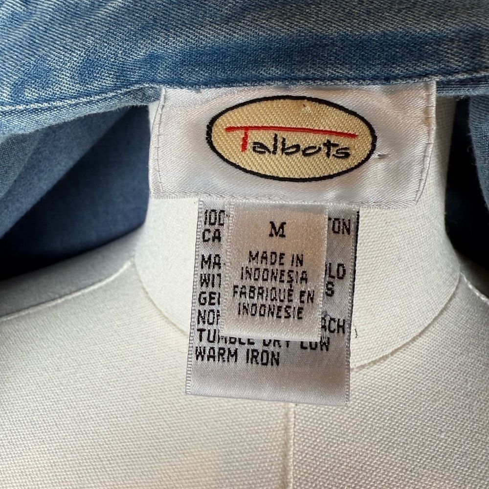 Talbots Classic Denim Shirt Long Sleeve Cotton Button Front Women's Size Medium - Picture 6 of 7
